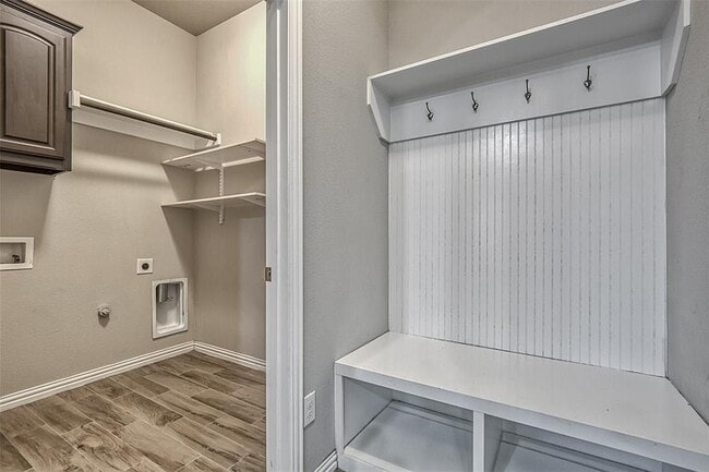 Building Photo - 2013 San Marino Ln