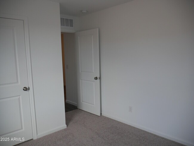 Building Photo - 1397 E Peggy Dr