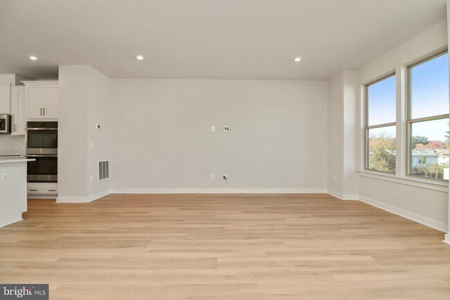 Building Photo - 2176 Glacier Rd