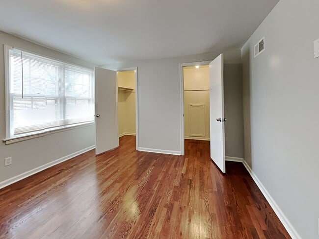 Building Photo - Spacious 4BR Home with Finished Basement, Fireplace & Unique Layout