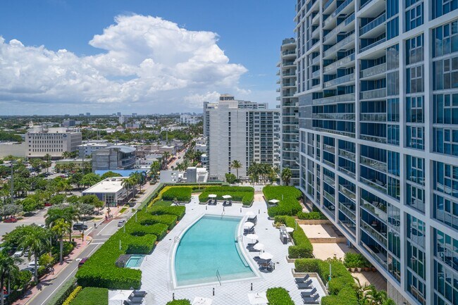 Building Photo - 6801 Collins Ave