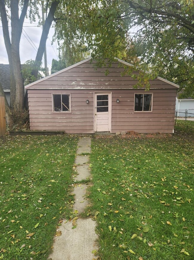 Building Photo - 2 BR House near Hamilton Park