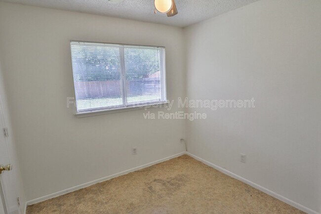 Building Photo - 1815 Big Rock Dr