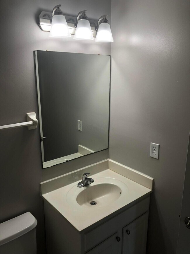 Building Photo - 5536 Cedar St