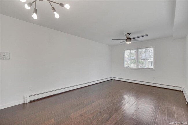 Building Photo - 10 Sandhage Dr