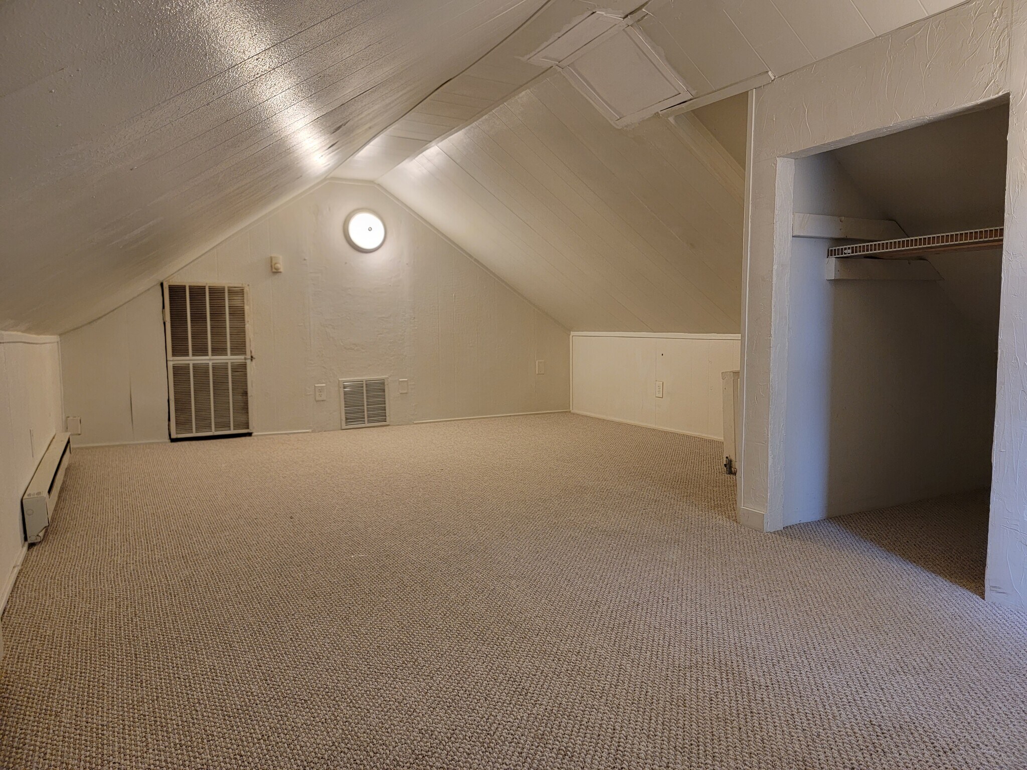 Building Photo - 100 E Elm St