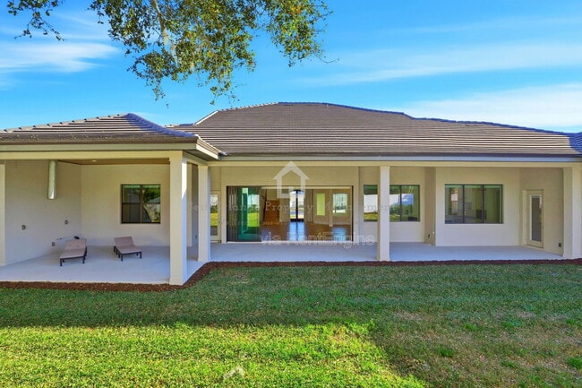 Building Photo - 705 Largovista Dr