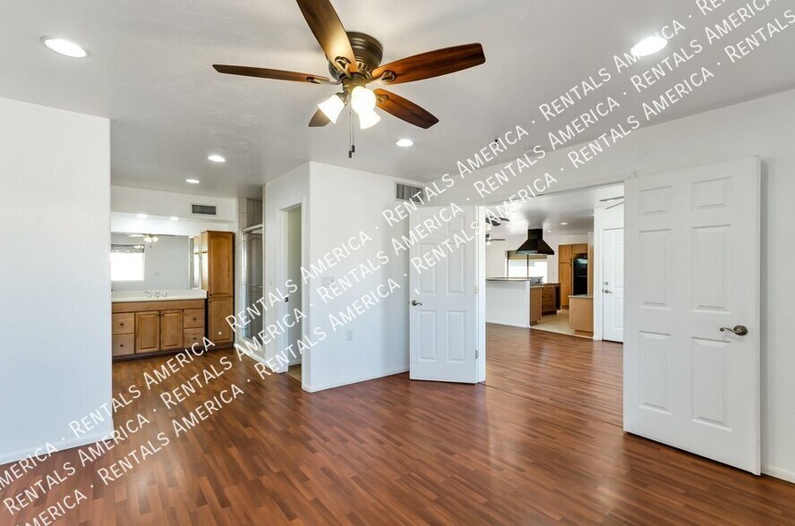 Building Photo - 4165 E Frankfort Stravenue