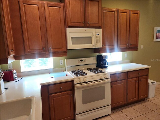 Building Photo - 6642 Tailfeather Way