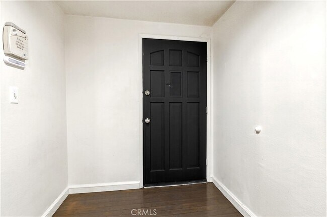 Building Photo - 524 E Ghent St