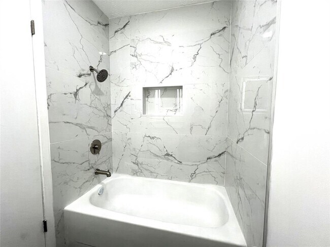 Building Photo - 24135 Tayloe House Ln
