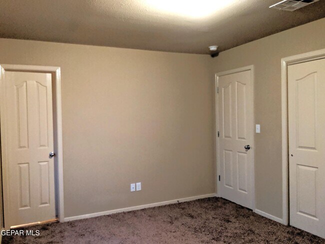 Building Photo - 11624 Windrift Ct