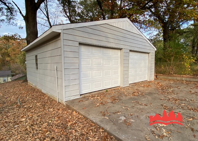 Building Photo - 1756 Cleoford Ave