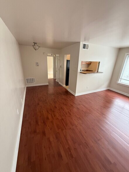 Building Photo - 705 Brandywine St SE