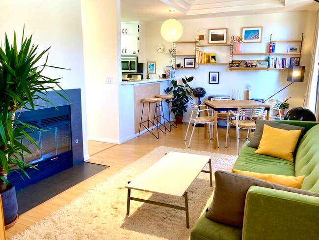 Building Photo - 2500 Abbot Kinney Blvd