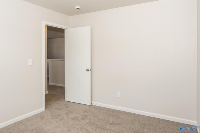 Building Photo - 120 Wethersfield Dr