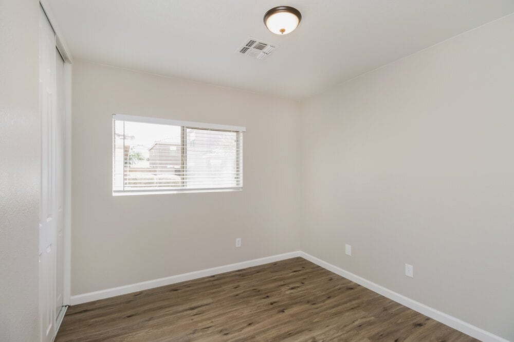 Building Photo - 6079 S Wilson Dr