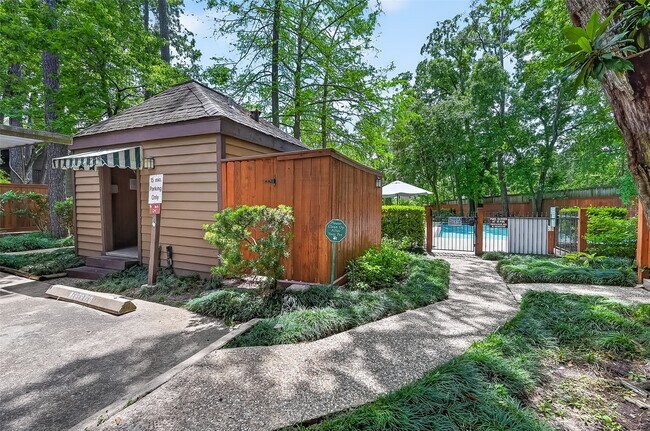 Building Photo - 11711 Memorial Dr