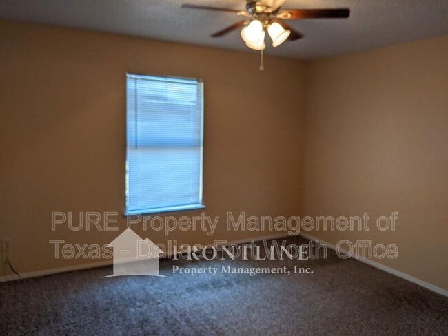 Building Photo - 938 Southmoor Dr