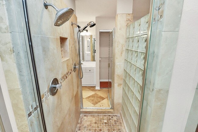 Building Photo - Large Olde Providence Home For Rent!