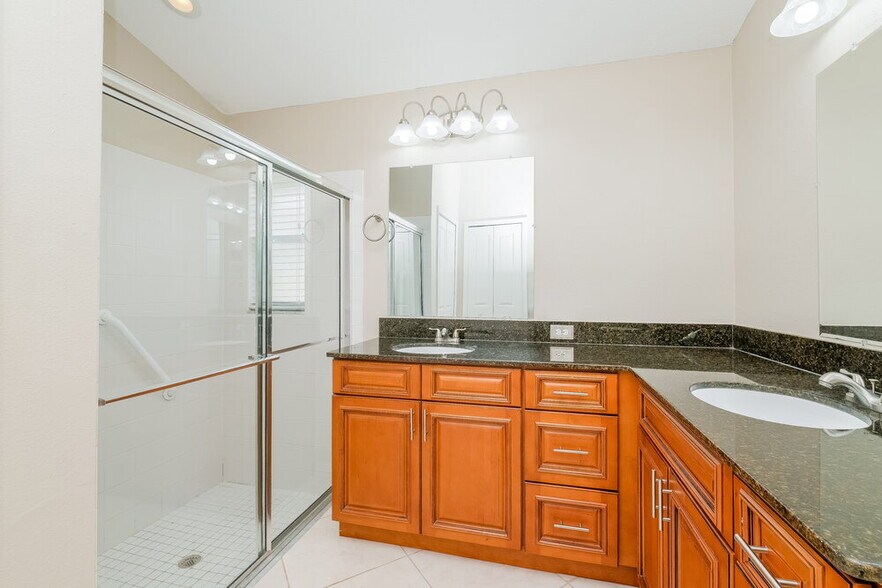 Building Photo - 1046 Crimson Clover Ln