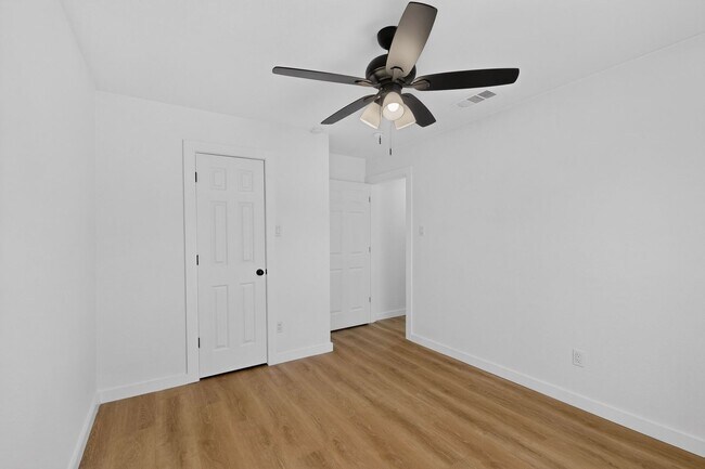 Building Photo - Gem In Flower Mound Waiting On You!!!