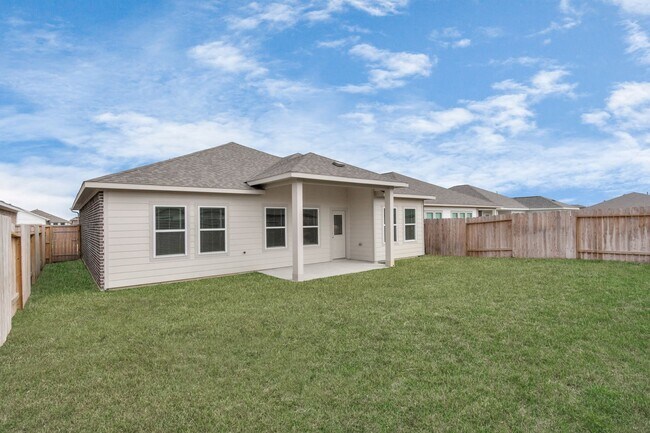 Building Photo - Welcome to the Drake – Where Comfort Meets...
