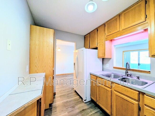 Building Photo - 14254 Estates Ave