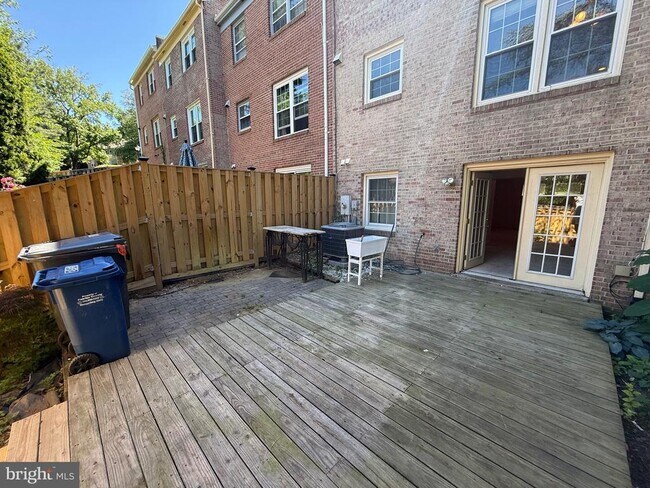 Building Photo - 2430 Windbreak Dr