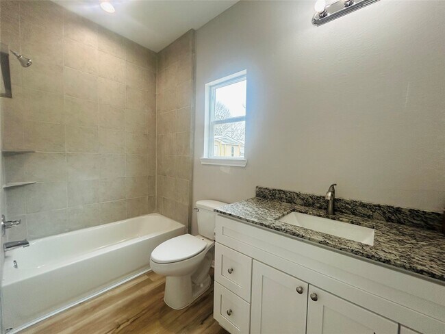Building Photo - 1318 Stowell