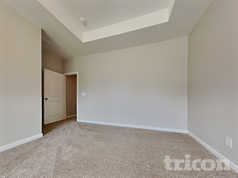 Building Photo - 30 Fernwood Ct