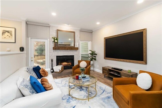 Building Photo - 1960 Variations Dr NE