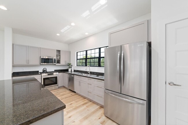 Building Photo - 11925 N Hoa Sen Cir