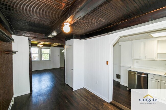 Building Photo - 217 W Edgevale Rd