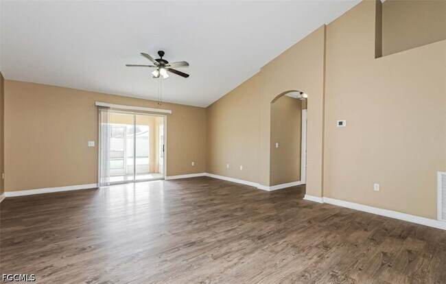 Building Photo - 140 SW 29th St