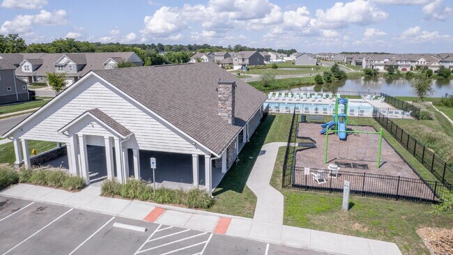 Building Photo - Limited-time offer: Reduced security deposit for well-qualified applicants. Spacious 4BR/3BA home...