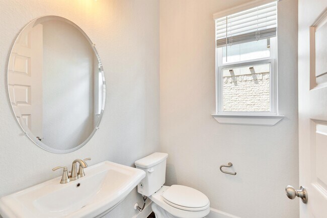 Building Photo - 4702 Sea Salt Dr