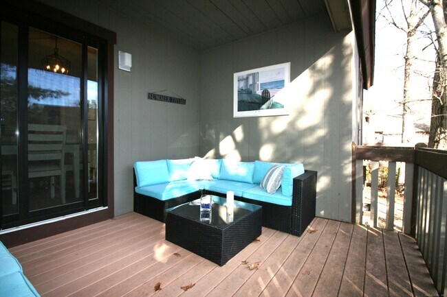 Building Photo - 7 Twin Oak Ct