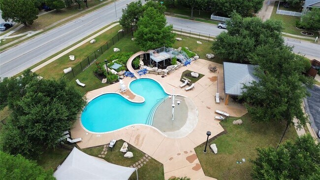 Building Photo - 316 Bandstand Ln