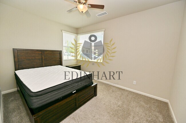Building Photo - 502 Traverse Dr S