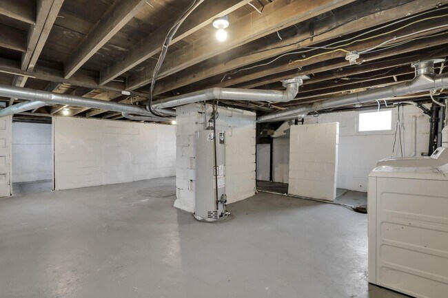 Building Photo - 418 Townsend Ave