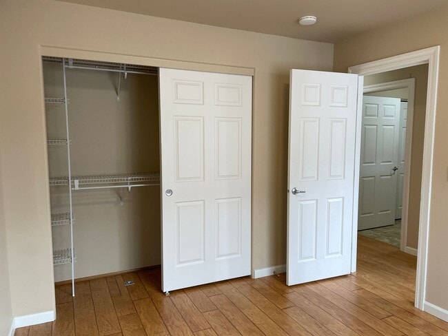 Building Photo - Very Nice 2 Bedroom 2 Bathroom Condo 55 Pl...