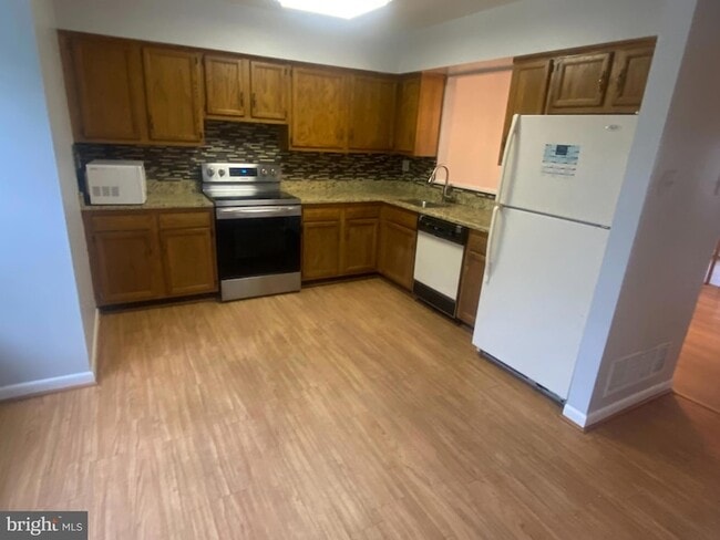 Building Photo - 15009 Laureland Pl