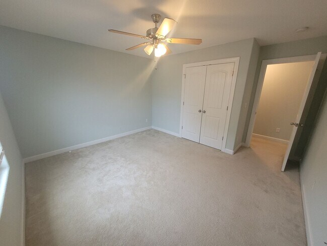 Building Photo - Stunning 4 Bedroom, 2.5 Bath Home Just 3 Blocks to Chesapeake Bay