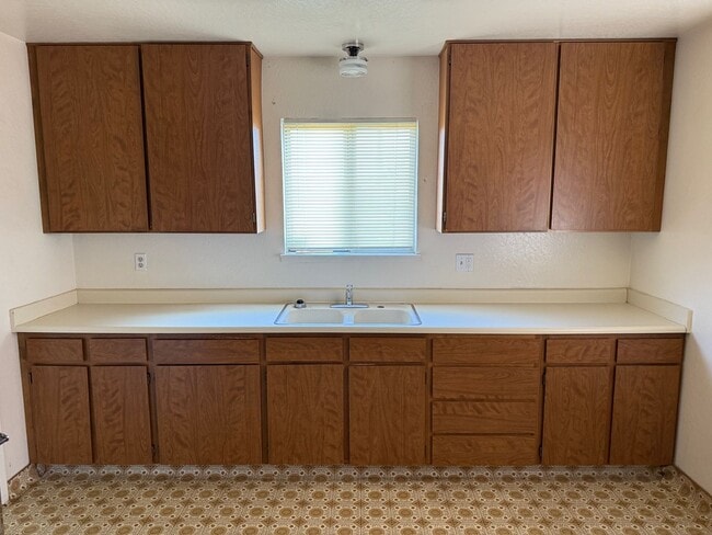 Building Photo - 4833 E Main St