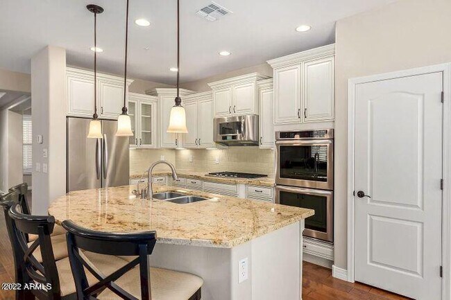 Building Photo - 4613 E Portola Valley Dr