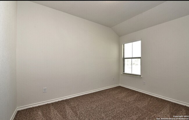 Building Photo - 2527 Lynwood Bnd