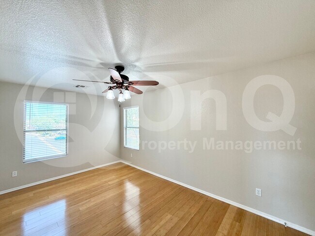 Building Photo - 681 E Woodsman Pl