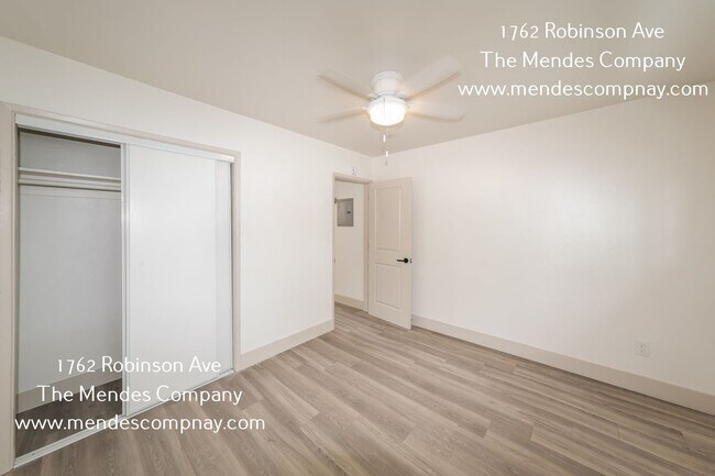 Building Photo - 1762 Robinson Ave