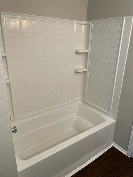 Building Photo - 9020 Garden Springs Dr